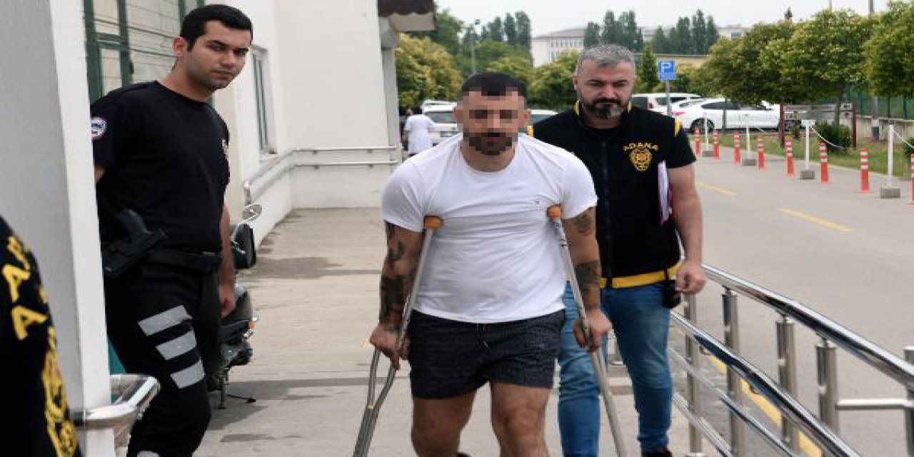 Otomobilde 11 ruhsatsız silah ele geçirildi, “Yolda buldum” dedi