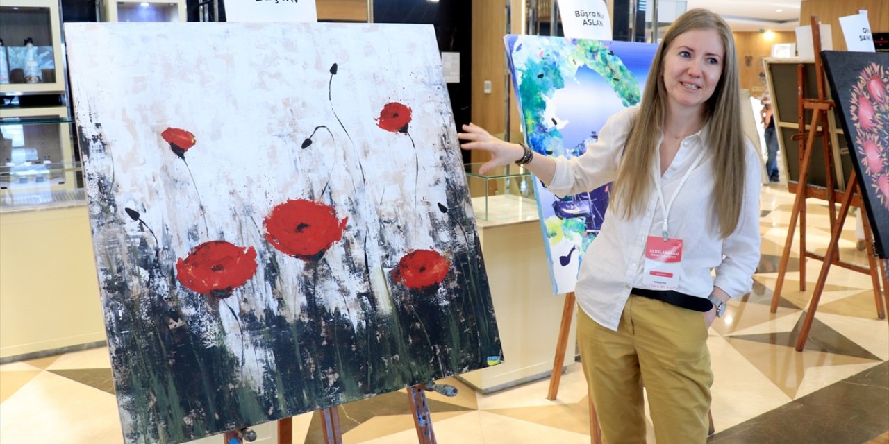 Konya’da Ukraynalı sanatçılar, ülkelerindeki savaş kaygılarını tuvale yansıttı