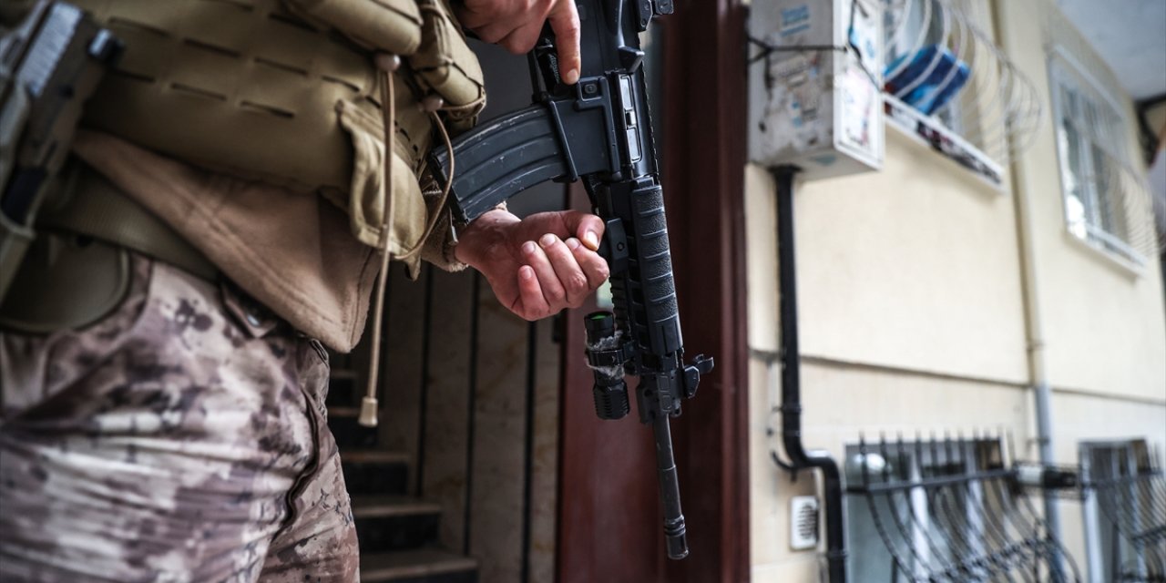 Helikopter destekli uyuşturucu operasyonu