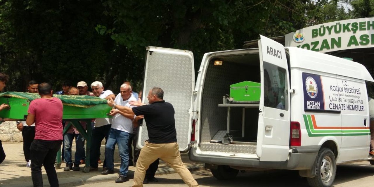 Anne ve kızı bir yıl arayla cinayete kurban gitti