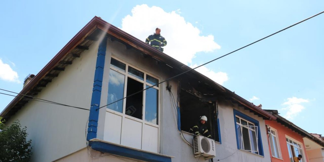 Kan donduran olay! Annesini ve evi benzin döküp yaktı