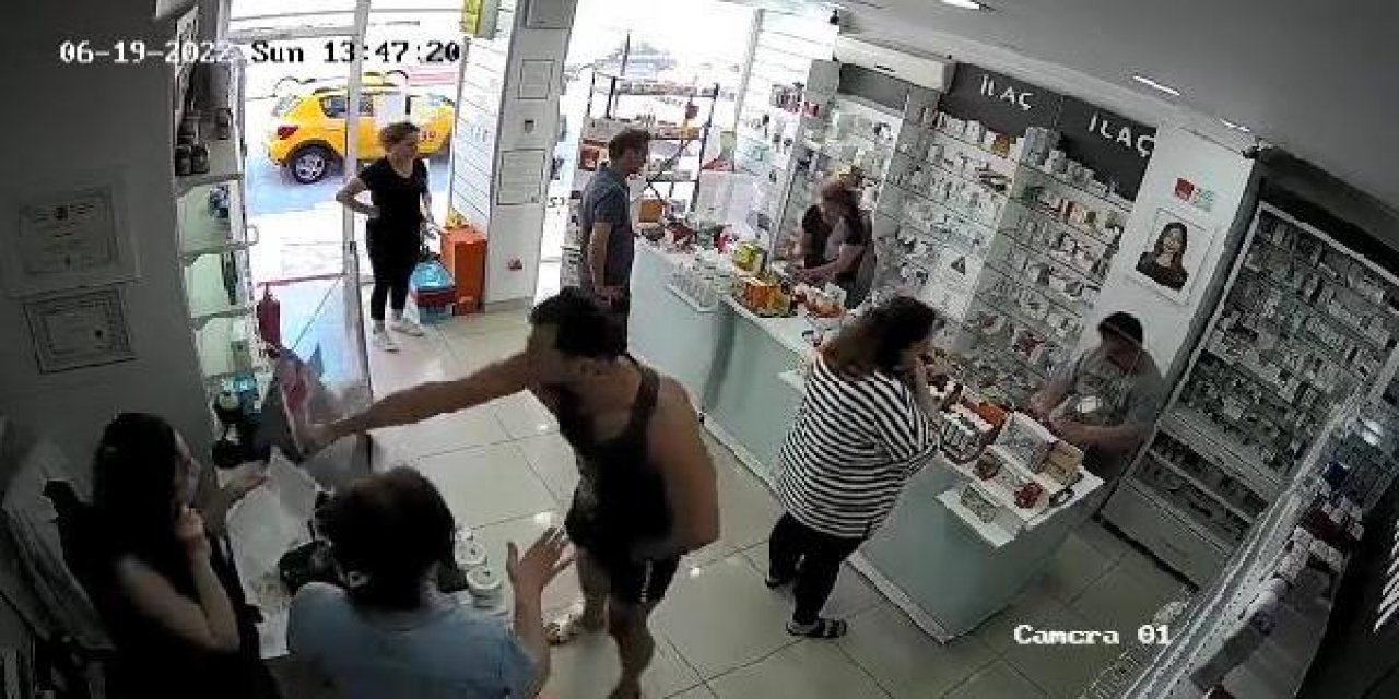 Yanlış adres verildiğini söyleyip eczane çalışanlarına saldırdı