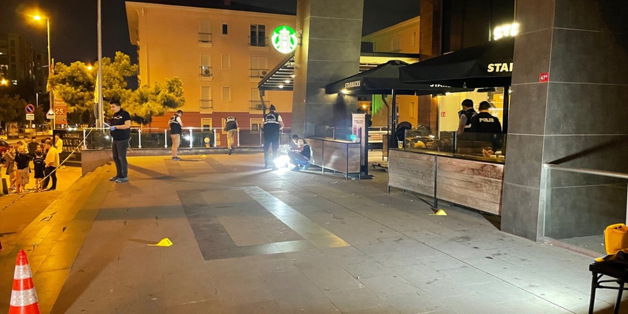 Kafede silahlı kavga: 9 yaralı