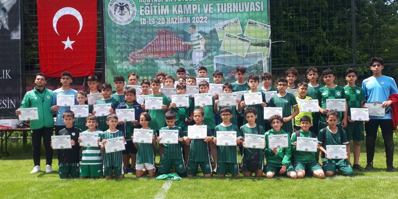 Konyaspor Futbol Okulları Kartepe’de bir araya geldi