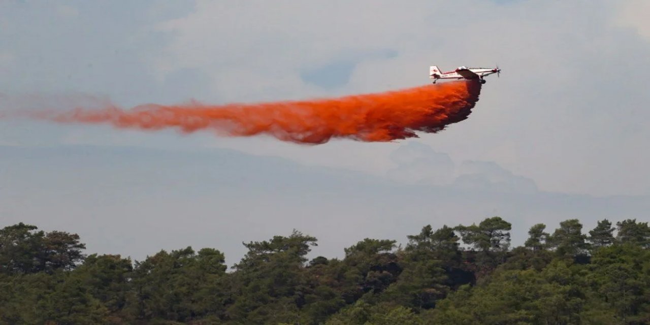 Yangın söndürme uçağından atılan su neden kırmızı?