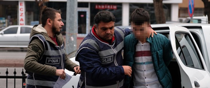 Konya’da otobüs muavini ve arkadaşının, Afgan çobanı dövüp, parasını gasbettiği iddiası