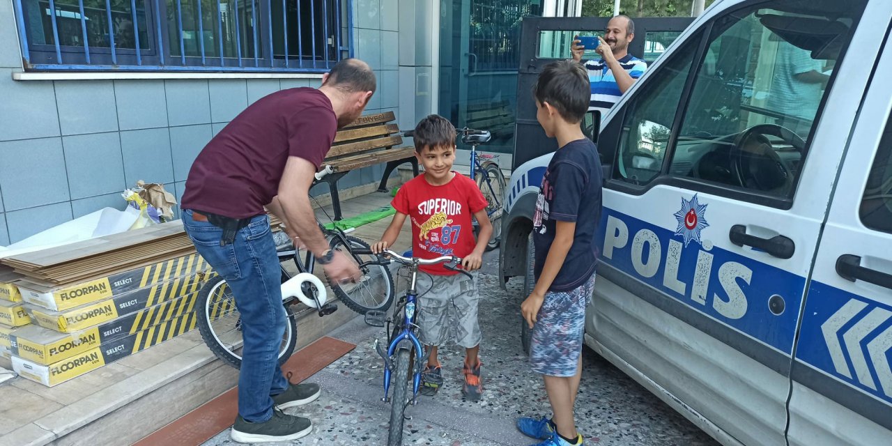 Konya’da baba ve iki oğlunun çalınan bisikletleri bulundu