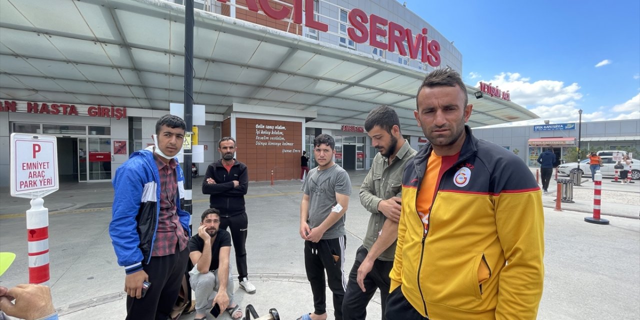 28 inşaat işçisi gıda zehirlenmesi şüphesiyle hastaneye kaldırıldı