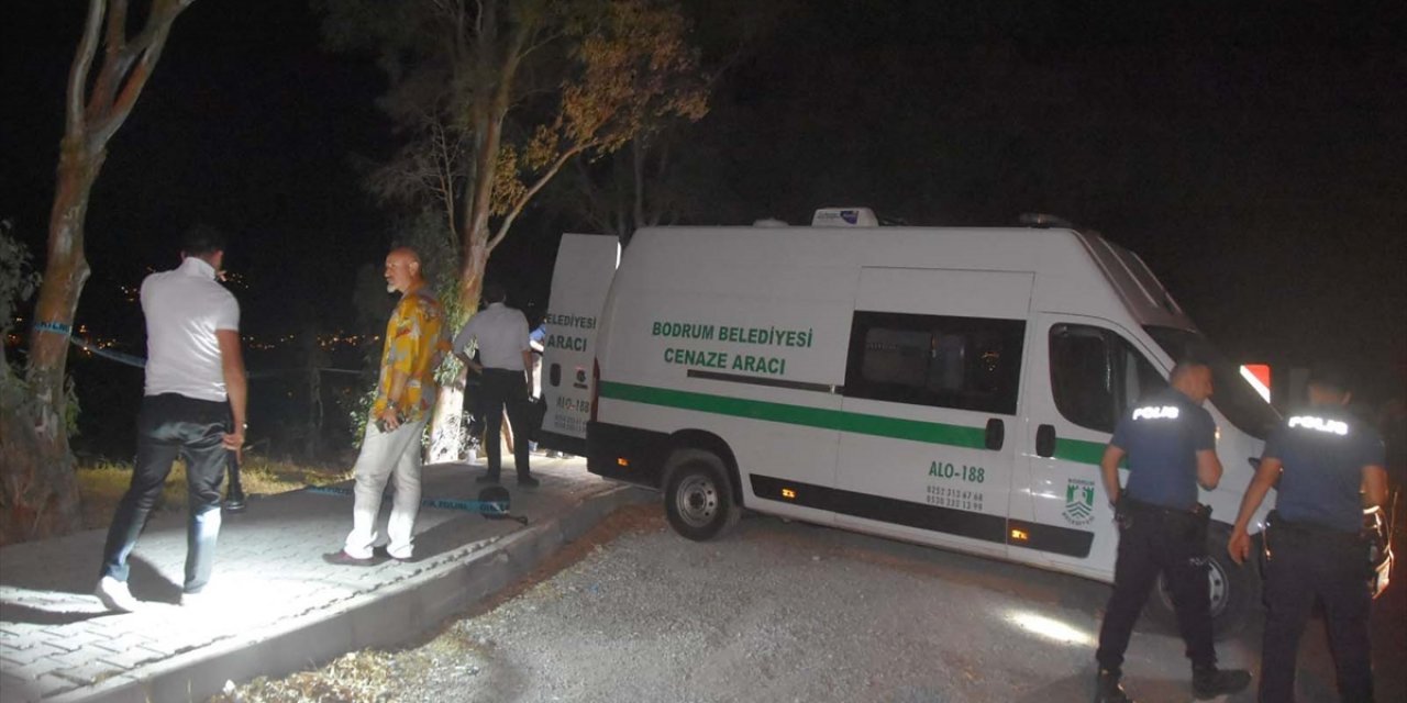 Etrafa koku saçan kum dolu çuvaldan erkek cesedi çıktı