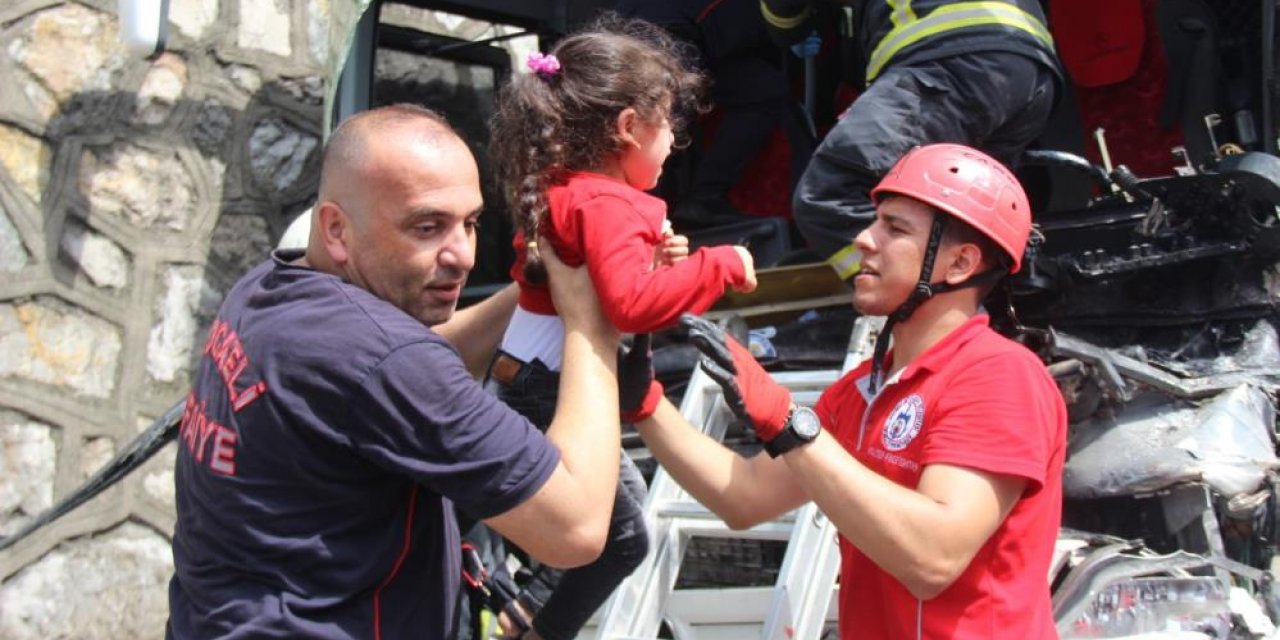 Otoyolda can pazarı! 11 araç birbirine girdi