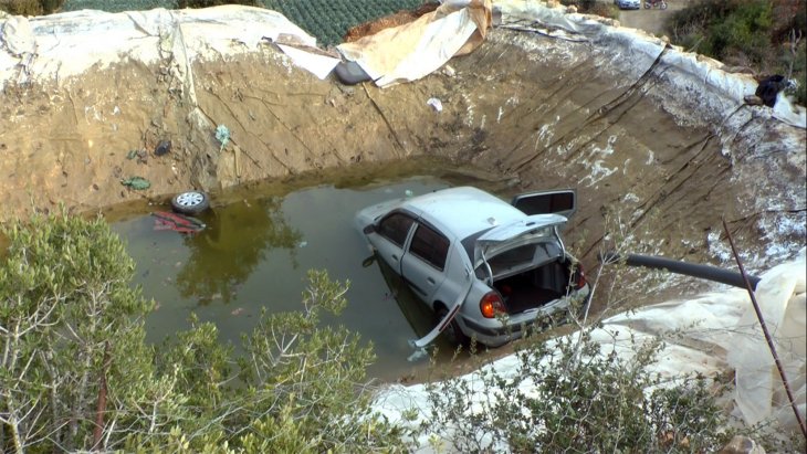 Sulama havuzuna düşen otomobildeki kadın hayatını kaybetti