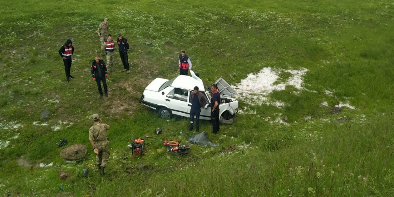 İki otomobilin çarpıştığı kazada astsubay hayatını kaybetti