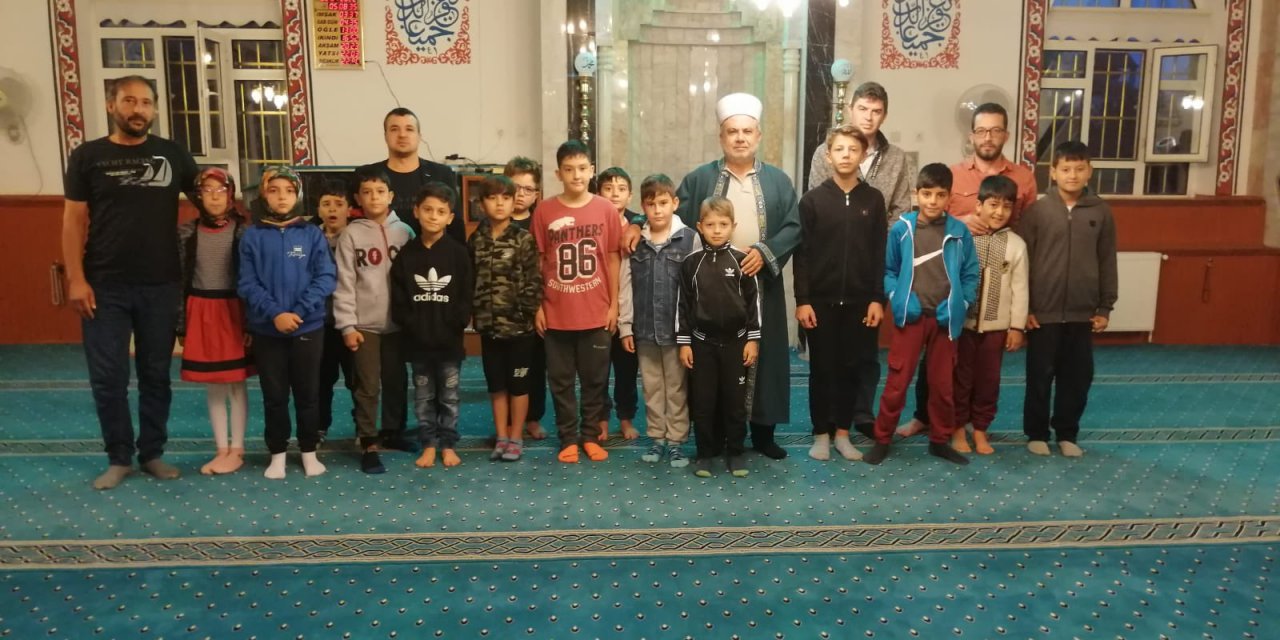 Konya’da 24 bin çocuk güle oynaya camiye koşuyor