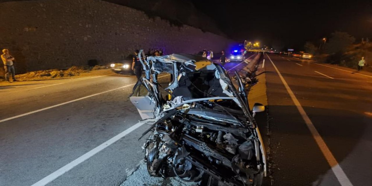 Yabancı plakalı otomobil ile traktör çarpıştı: 1 ölü, 7 yaralı