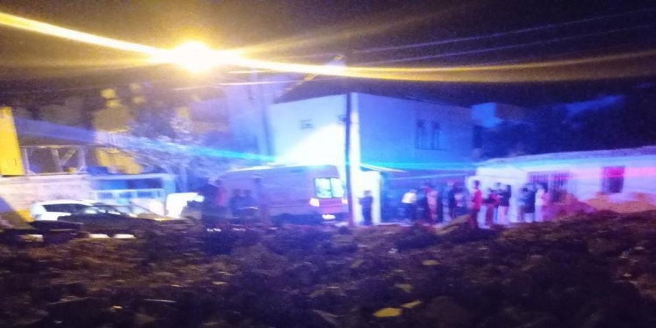 Alacak verecek kavgası kanlı bitti: 1’i ağır 2 yaralı