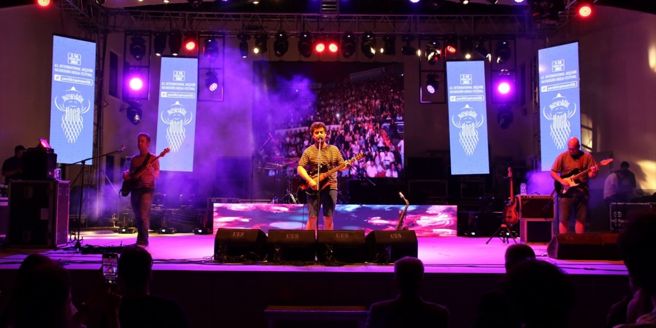 Pinhani grubu Akşehir'de konser verdi
