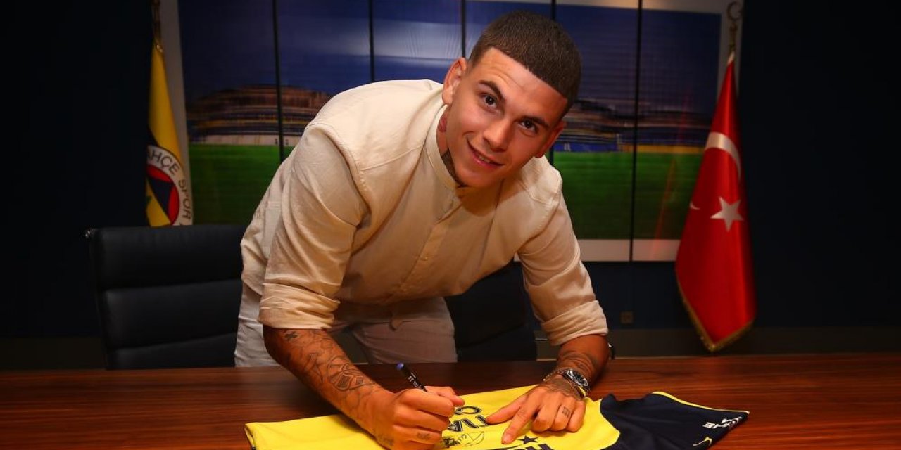 Fenerbahçe 19 yaşındaki forvet ile 4 yıllık sözleşme imzaladı