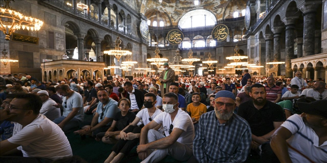 Ayasofya-i Kebir Camii'nde 15 Temmuz şehitleri için mevlit programı