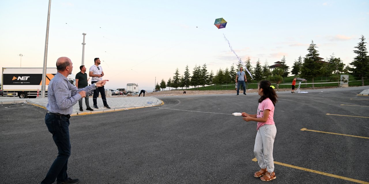 Selçuklu Seyir Tepesi’nde uçurtma şenliği