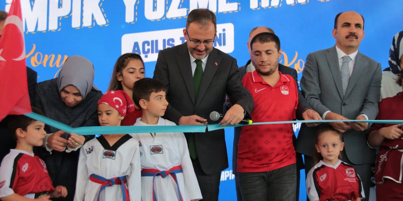 Bakan Kasapoğlu Konya'da! Olimpik Yüzme Havuzu törenle açıldı
