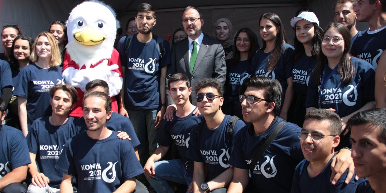 Bakan Kasapoğlu Konya 5. İslami Dayanışma Oyunları etkinlik alanını gezdi