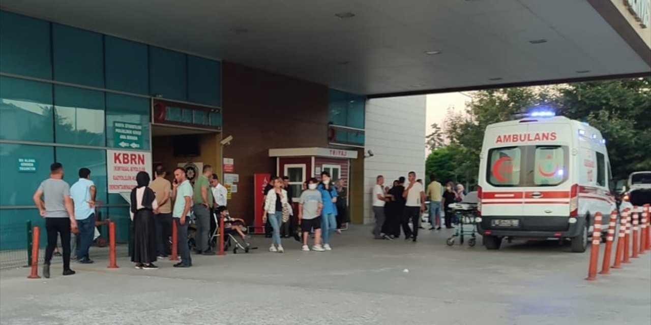 Düğün yemeğinden zehirlenen 78 kişi hastaneye kaldırıldı