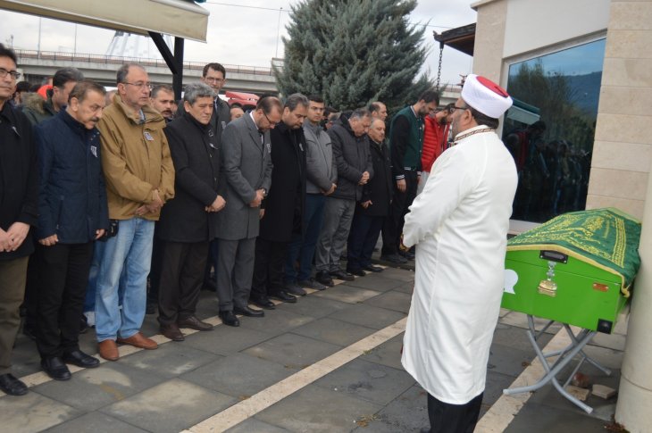 Evinde ölü bulunan profesör için tören