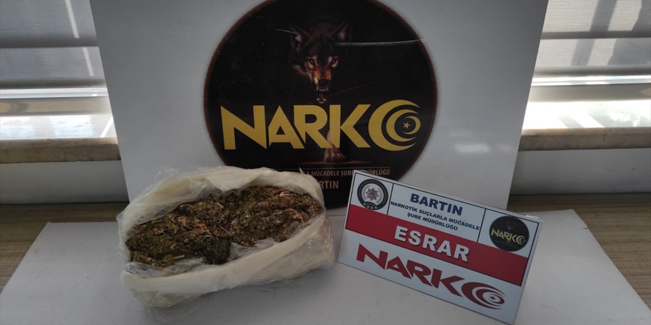 Aracında uyuşturucu bulunan polis memuru tutuklandı