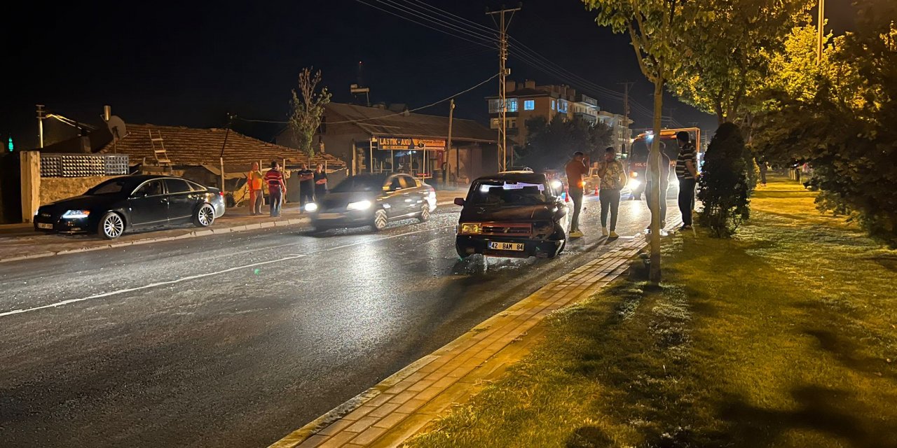 Konya’da otomobil yol çizgi aracına çarptı