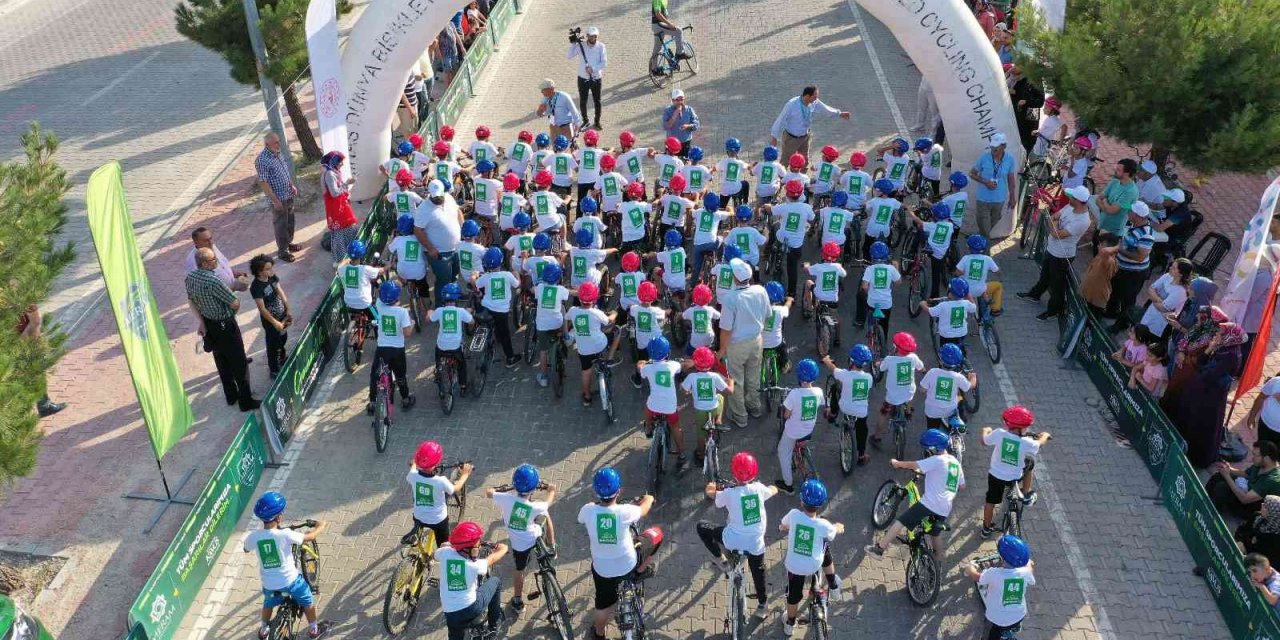 Meram’da Düz Bisiklet Yarışları heyecanı sürüyor