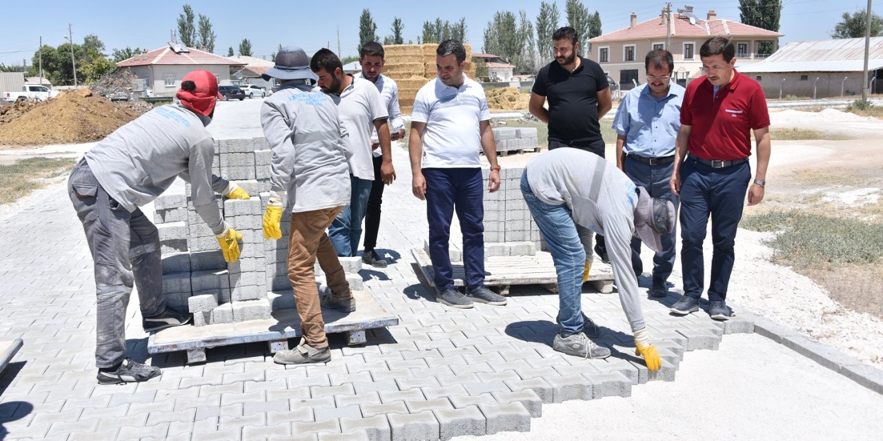 Karatay’da asfaltlama ve parke çalışmaları sürüyor