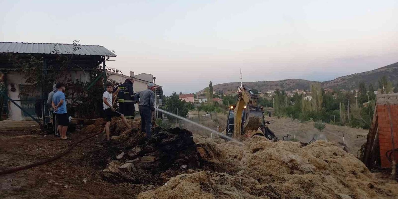 Konya’da samanlık yangını güçlükle söndürüldü