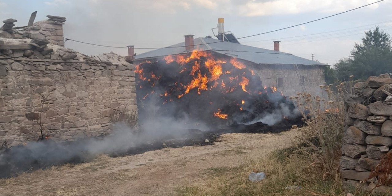 Konya’da yangın! Binden fazla saman balyası ve iki römork kül oldu