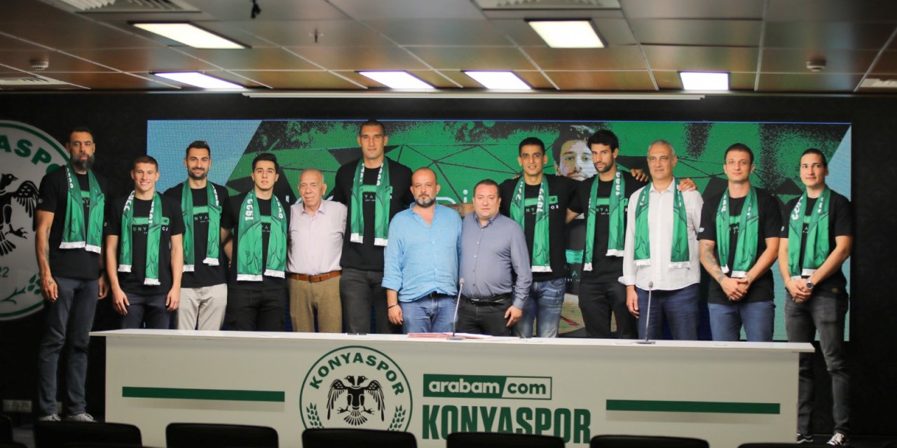 Konyaspor'da imzalar atıldı