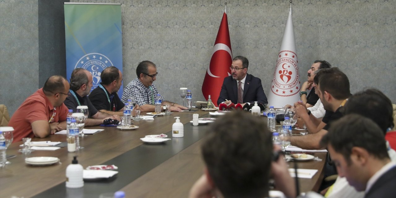 Gençlik ve Spor Bakanı Mehmet Muharrem Kasapoğlu, Konya'da gazetecilerle buluştu