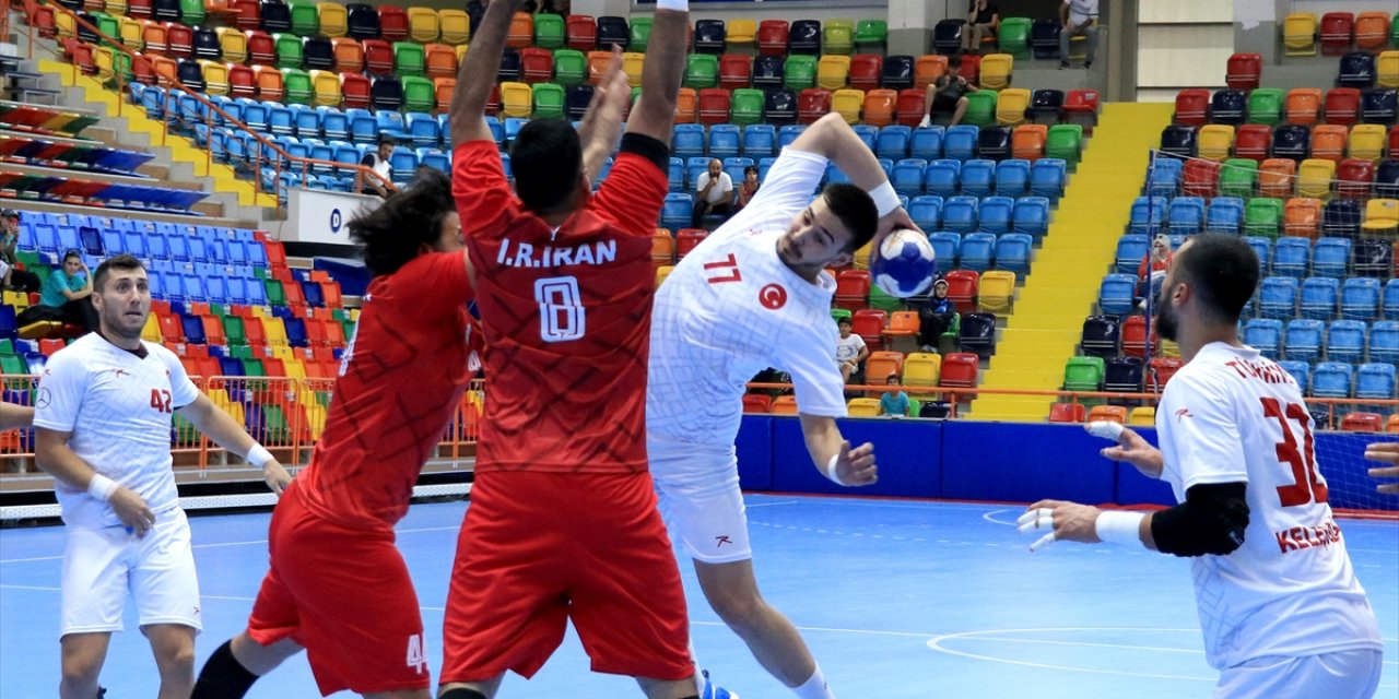 إيران تتفوق على منتخب تركيا لكرة اليد للرجال