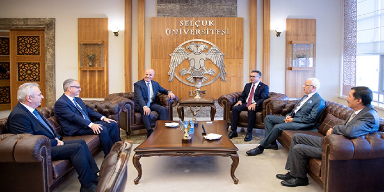 YÖK Başkanı Erol Özvar, Konya’da rektörlerle bir araya geldi