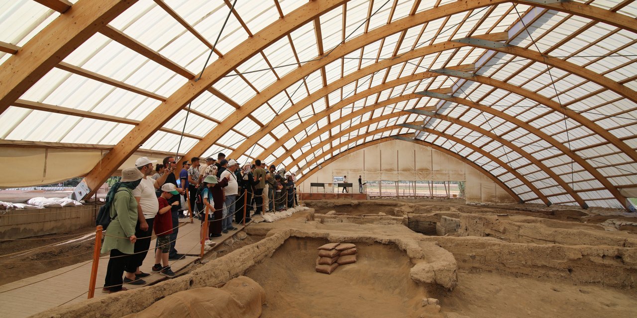 Konya’nın 9 bin 500 yıllık tarihini gezdiler