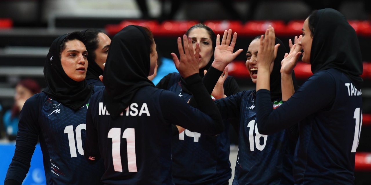 Kadınlar voleybolda ilk finalist İran