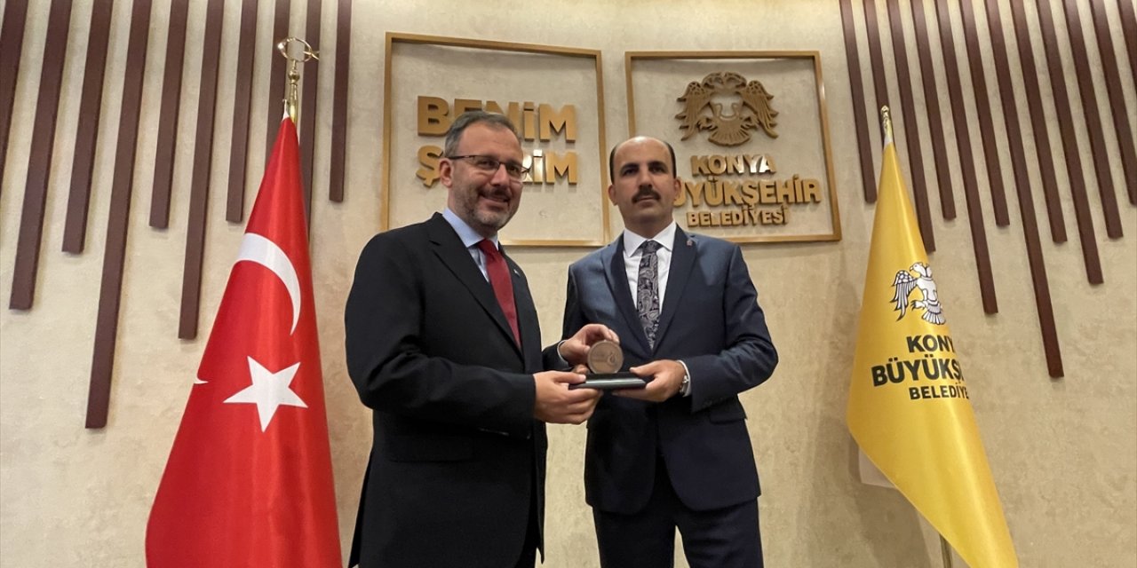 Bakan Kasapoğlu, Konya’daki dev organizasyonda Türk sporcuların başarısını değerlendirdi
