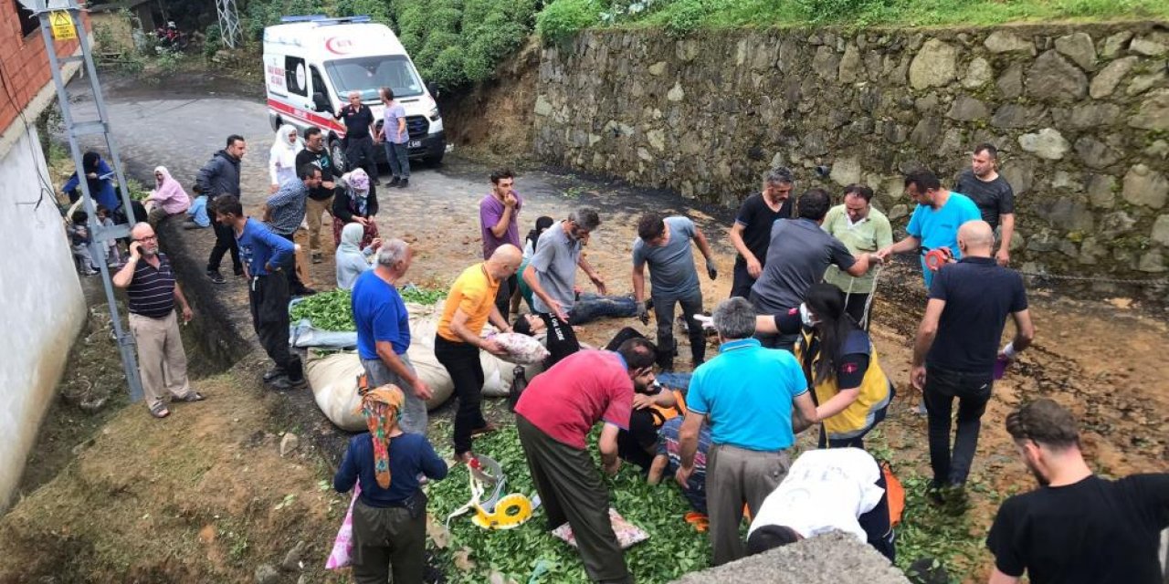 Son Dakika: Tur otobüsü devrildi: 3'ü ağır 25 yaralı