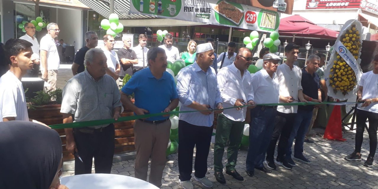 Ekrem Coşkun Etlekmek Konya'da yeni şubesini açtı