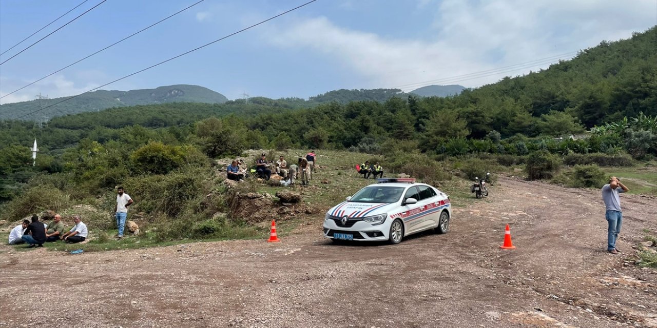 İşçileri taşıyan kamyonet uçuruma devrildi: 3 ölü