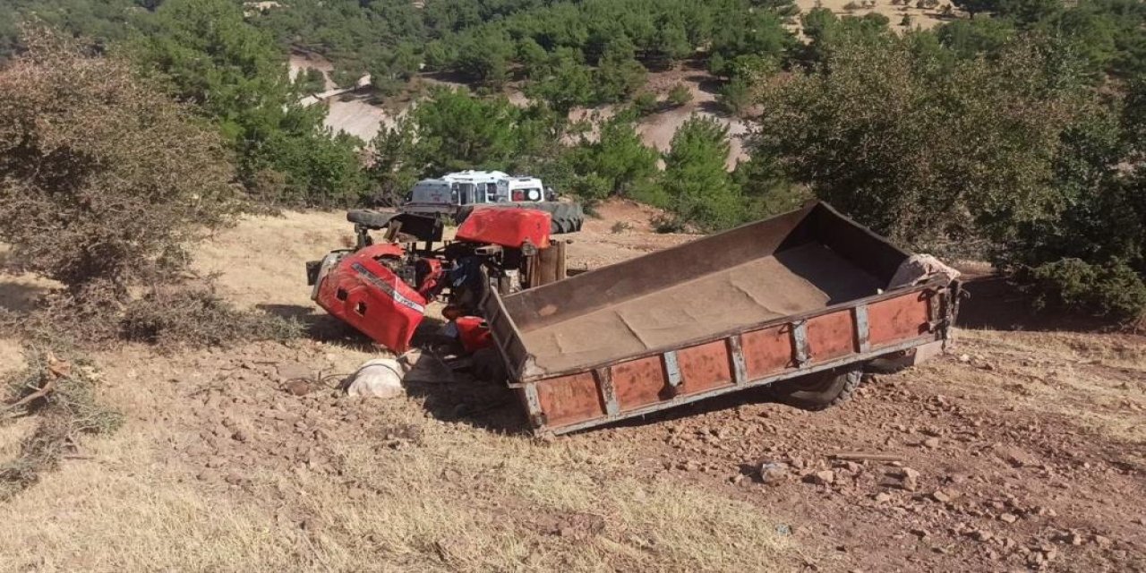 Üzüm hasadına giden işçileri taşıyan traktör devrildi: 1 ölü, 8 yaralı