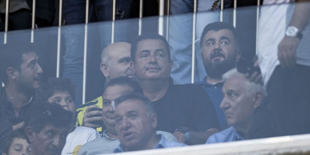 Acun Ilıcalı Konyaspor maçını ünlü iş adamının locasında izledi