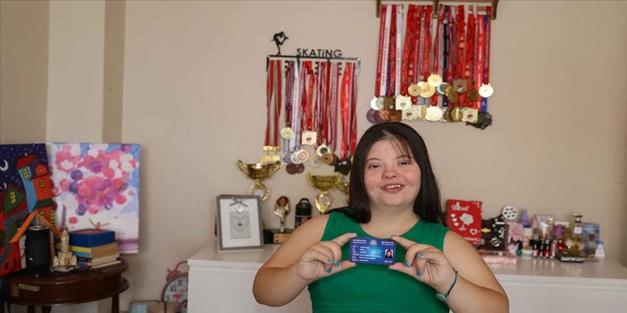 Buz pistlerinin down sendromlu şampiyonu üniversite öğrencisi oldu