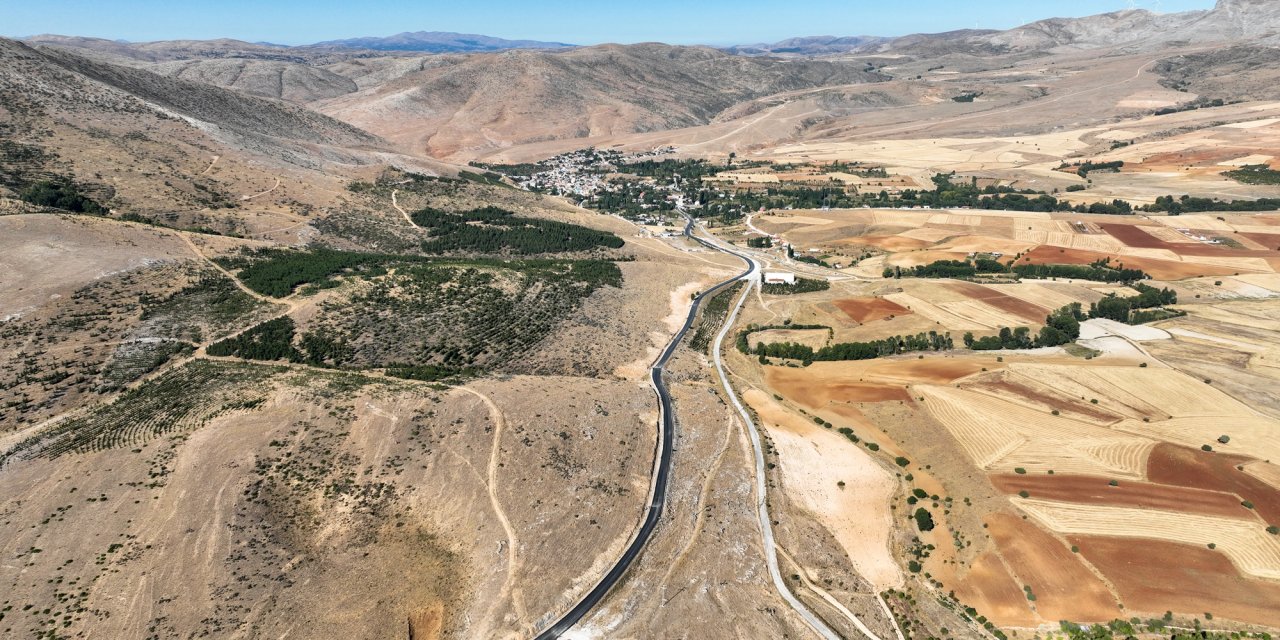 Konya’nın bir mahallesinde daha yollar konforlu hale geliyor