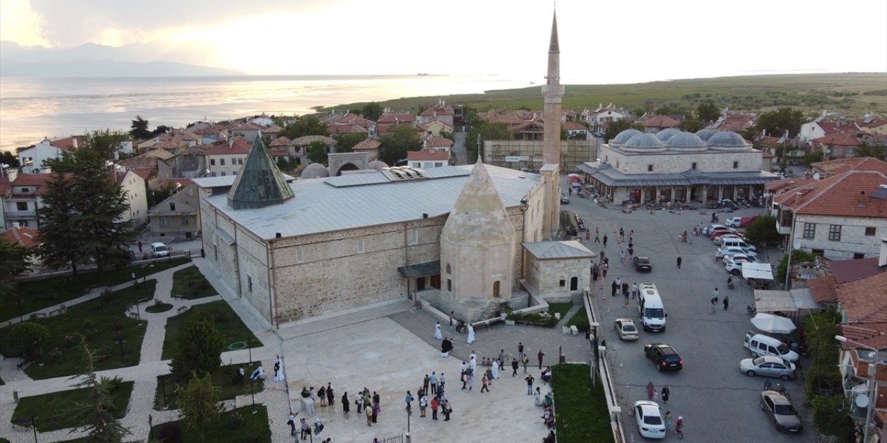 Konya’nın 723 yıllık “Çivisiz camisi” ziyaretçi akınına uğruyor