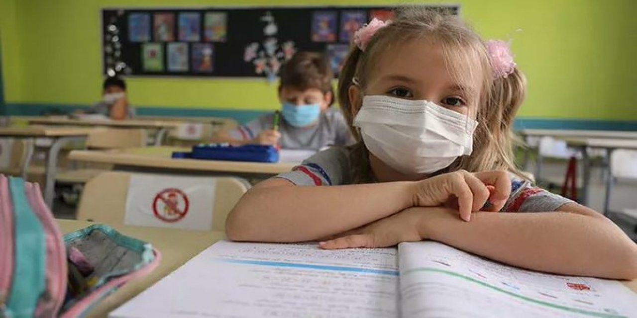Bu yıl okullarda maske zorunluluğu olacak mı? Bakan Koca'ya soruldu