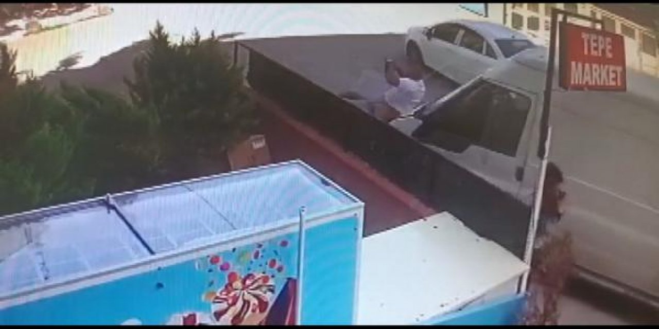 Eşini taciz ettiğini iddia ettiği kişiyi minibüsle ezdi! O anlar kamerada